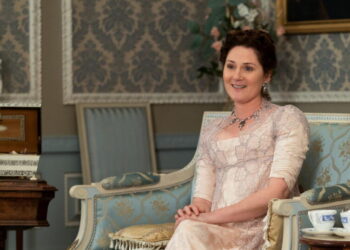 Shonda Rhimes is writing the ‘Bridgerton’ prequel about mom Lady Violet