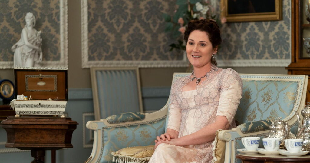 Shonda Rhimes is writing the ‘Bridgerton’ prequel about mom Lady Violet