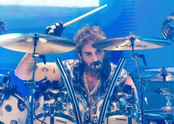 Journey drummer Deen Castronovo suffers medical emergency during Oklahoma concert