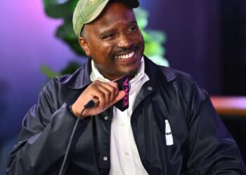 Disney offered a 13-year-old $2 million to sing in The Lion King—his mom took $100k plus royalties instead. He’s still getting paid 32 years later