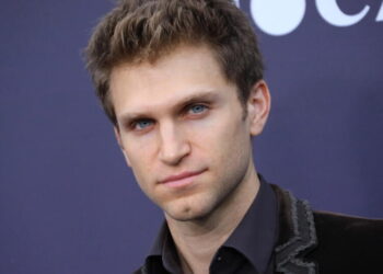 ‘Pretty Little Liars’ actor Keegan Allen says he was victim of armed robbery in bloody video