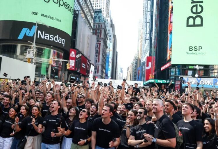 Getting a job at Bending Spoons comes with no bonus, no fancy title, and a warning—800,000 people applied anyway