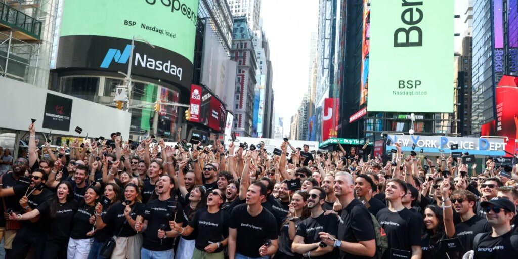 Getting a job at Bending Spoons comes with no bonus, no fancy title, and a warning—800,000 people applied anyway