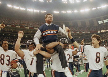 Mike Ditka, legendary coach of 1985 Chicago Bears and first tight end inducted into Hall of Fame, dies