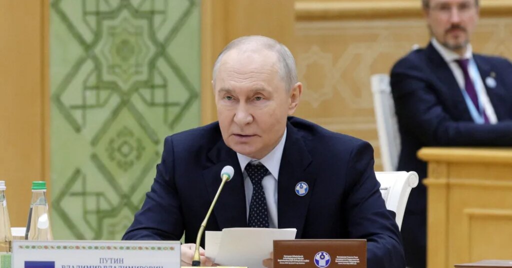 Ukrainian Drones Close Moscow Airports as Putin Flies Back to Russia