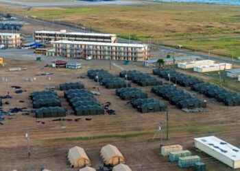 Senate Fact Finders Decry Costs of Migrant Detention at Guantánamo