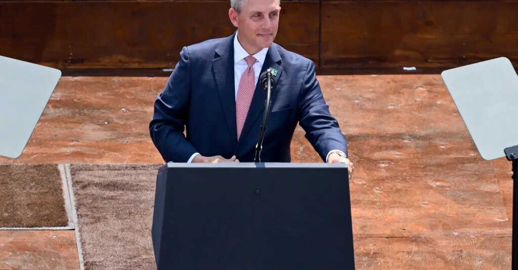 7 Coffins Are Found Near North Dakota Governor’s Residence
