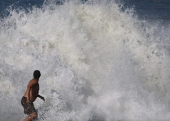 Tropical Storm Rachel is behaving in unusual ways. What that means for SoCal this weekend