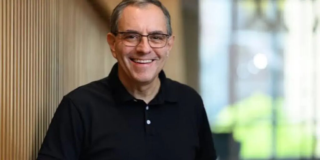 The economist behind the ‘China shock’ says AI is a paradoxical ‘skill-disequalizer’ for Gen Z workers