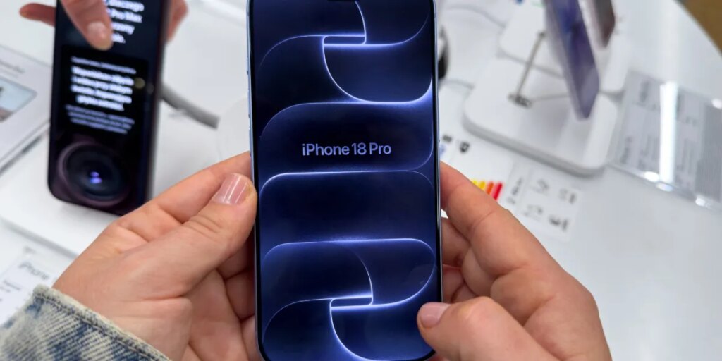 A $100 price hike may be all it takes to scare off iPhone buyers in this economy, as Apple reportedly slashes orders