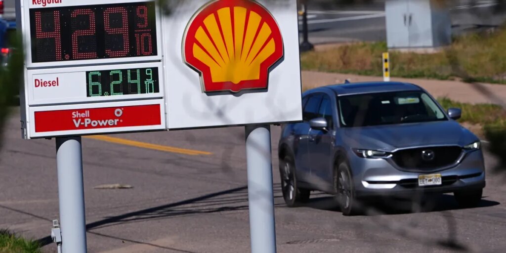 Russia’s deal to supply the U.S. with diesel is unlikely to ease pain at the pump, experts say. ‘It’s kind of shuffling deck chairs on the Titanic’