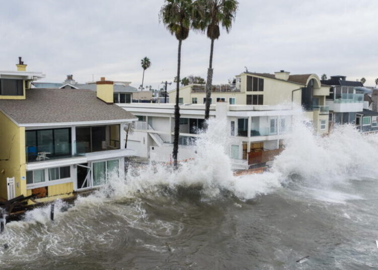 Tropical Storm Rachel’s surf drives out Long Beach residents, shuts Newport Beach beaches
