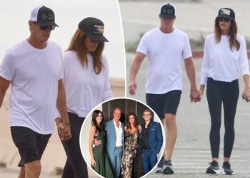 Cindy Crawford, husband Rande Gerber hold hands in first public outing since son Presley’s death