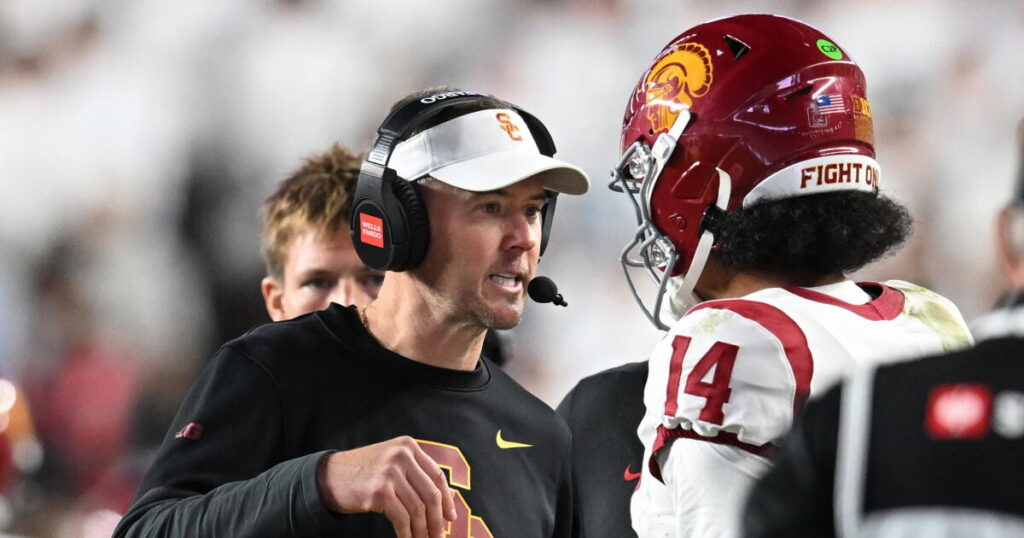 Lincoln Riley’s bold, late-game decisions help lift USC to victory over Penn State