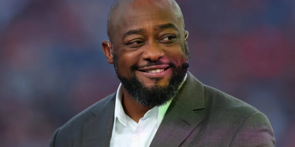 Warren Buffett watches YouTube, David Solomon DJs, and this former NFL coach spent 12 years playing Minecraft