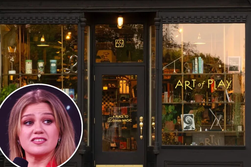 Brooklyn store Kelly Clarkson blasted shares — and deletes —customer review about staff’s ‘kindness’ amid drama