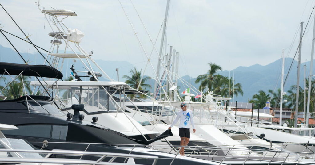 Hurricane Simon pounds resorts and vulnerable towns along Mexico’s Pacific coast