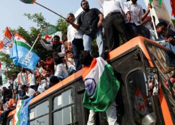 After Lockdown, Sea of Protesters Flows Through India’s Capital