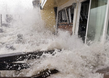 California beaches, homes slammed by waves from Tropical Storm Rachel