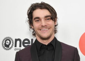 RJ Mitte Remembered: Dean Joseph Norris, Marlee Matlin and More Pay Tribute