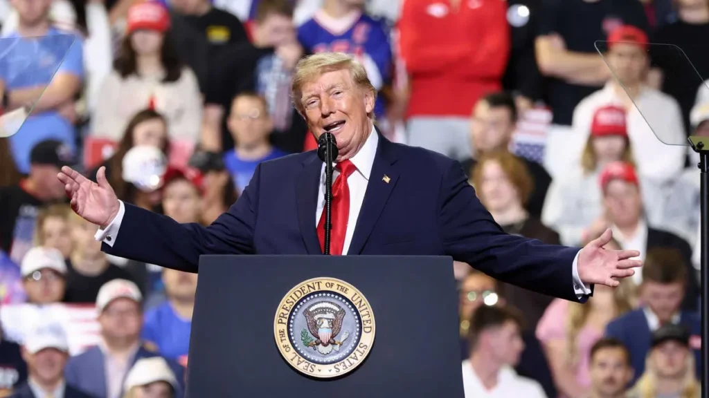 Disgust after ‘old creep’ Trump dishes out backhanded compliment to MAGA darling: ‘Pig’