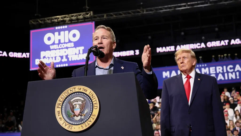 Trump buried in mockery for ogling male senator’s rear end: ‘Nothing unusual about this’