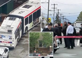 Gunman shoots sister, mom dead, sets Philly home ablaze and then kills himself during 12-hour standoff on city bus: cops
