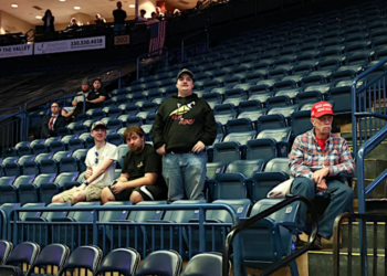 ‘I fell for it’: Trump’s Rust Belt voters bail as his Ohio rally plays to empty seats