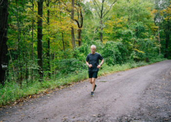The biggest mistake that people with knee pain make