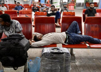 Saudi Arabia faces a grim choice as Houthis intensify attacks on airports and oil sites