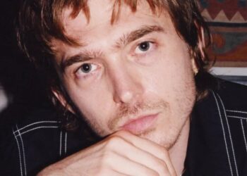 Austin Abrams Is Pretty Chill, Actually
