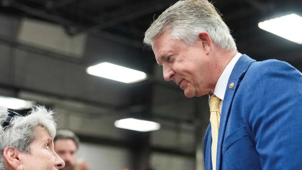 Top Trump operative parachutes into deep red state three weeks out as GOP fears ‘domino’