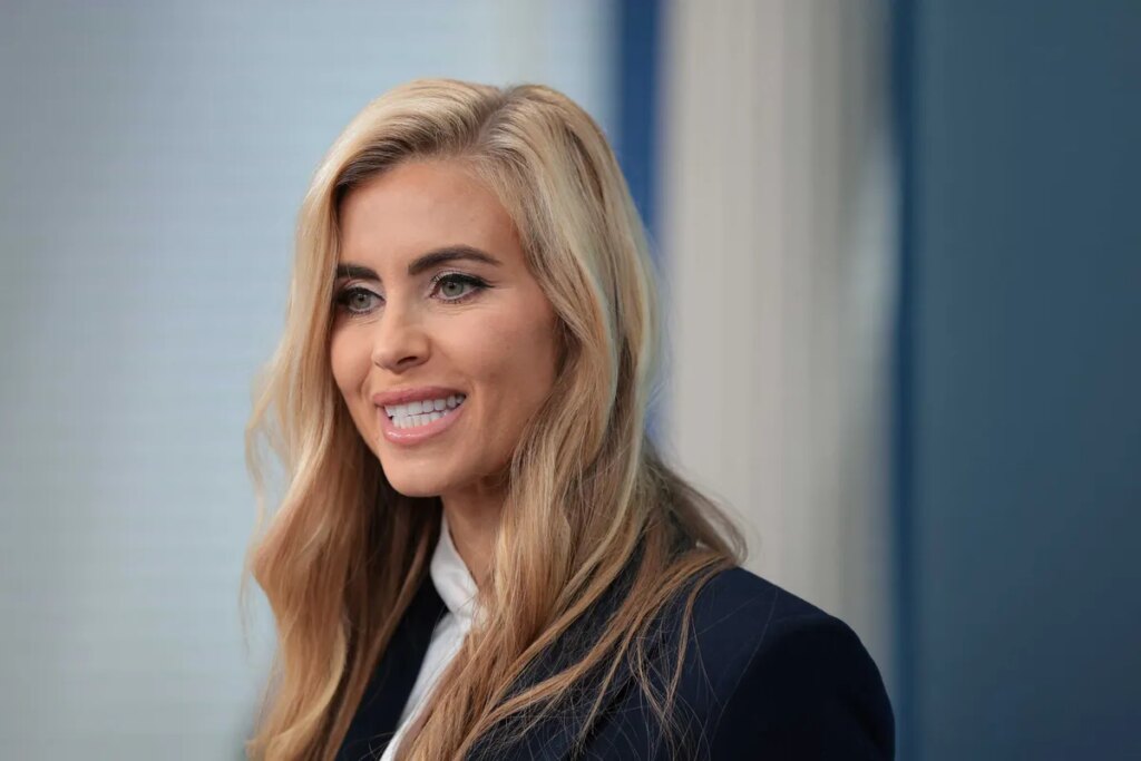 Rocky debut as Trump’s new press secretary keeps eyes glued to her notes
