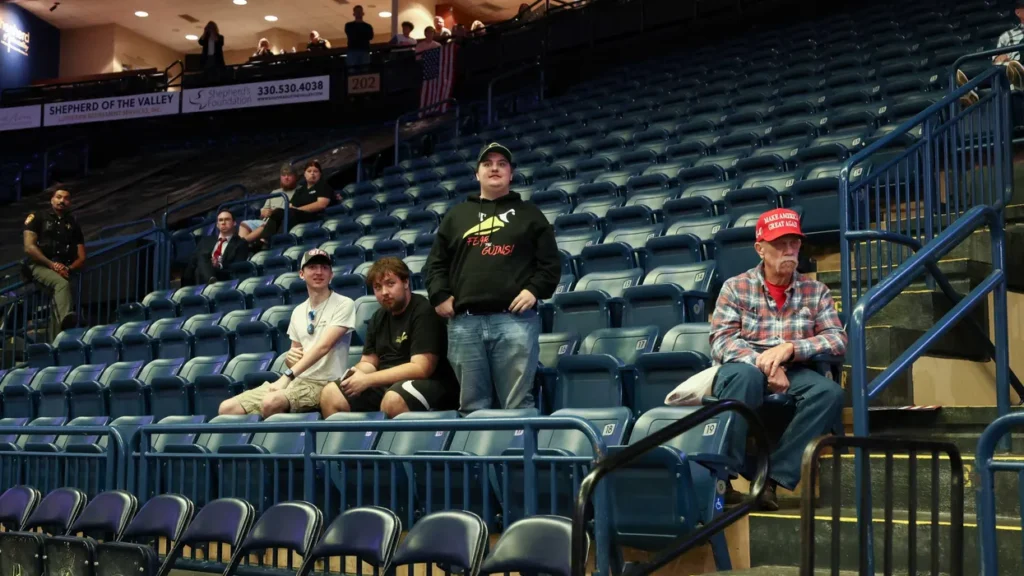 White House enraged after Kaitlan Collins shares embarrassing clip of Trump’s empty seats