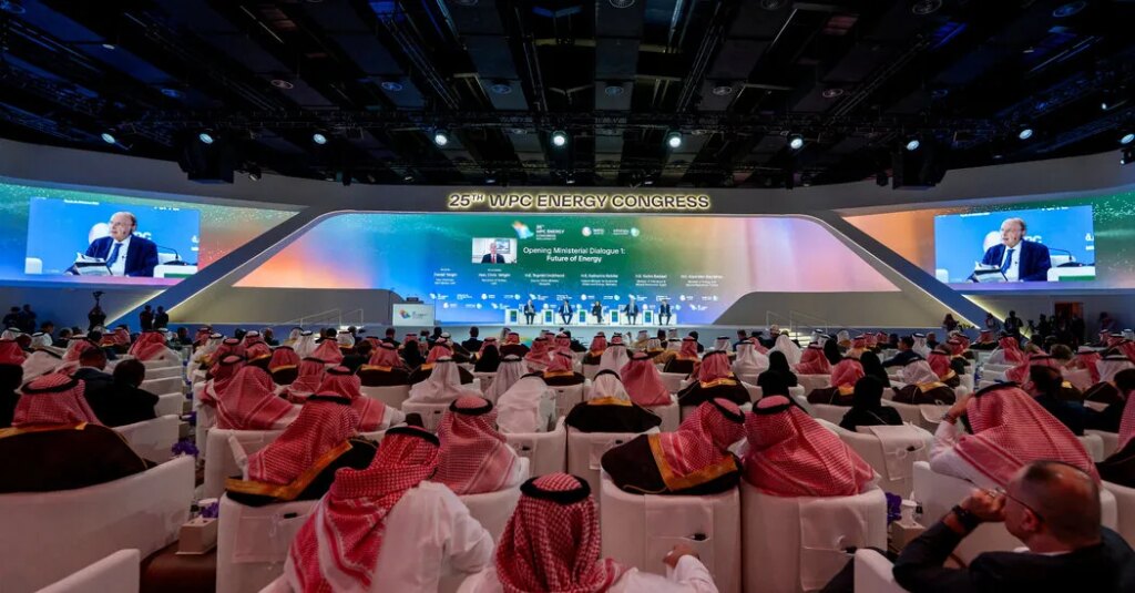 War Collides With Saudi Ambition at a Gathering of Oil Powers