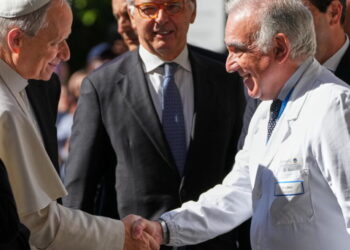 Pope Leo XIV arrives at Rome’s Gemelli hospital ahead of surgery to remove lung nodule