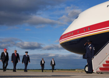 Trump to fly 3,400 miles to Alaska in hopes of saving a Senate seat