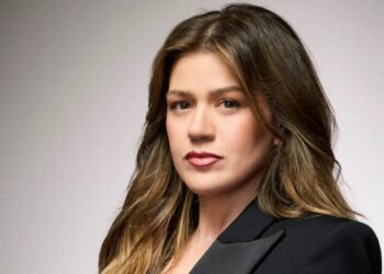 Kelly Clarkson’s $15,000 bird feud with a Brooklyn shop shows why winning the argument can cost you customers