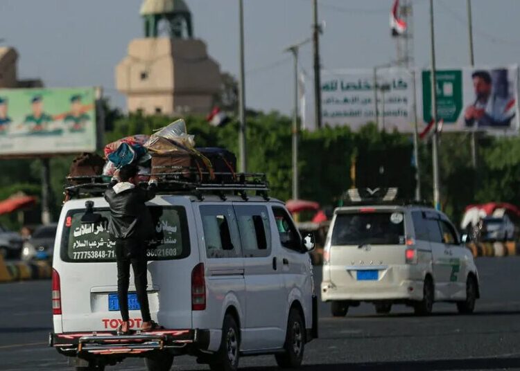 Saudi Arabia and Yemen’s Houthis Trade Threats to Hit Oil Facilities