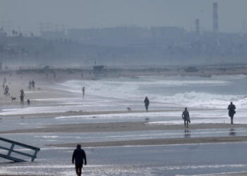 First Santa Ana winds of season bring fire danger to L.A. Thursday and Friday
