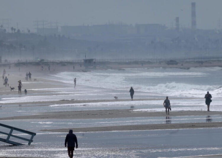 First Santa Ana winds of season bring fire danger to L.A. Thursday and Friday