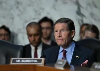 Senators Urge Trump to Reverse Diesel Deal With Putin