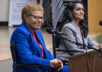 Live chat: Our columnists analyze L.A.’s mayoral debate