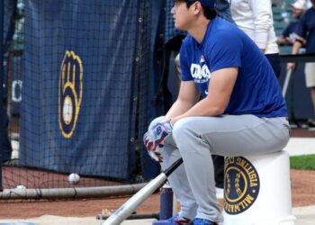 Dodgers should have taken Shohei Ohtani off the postseason roster
