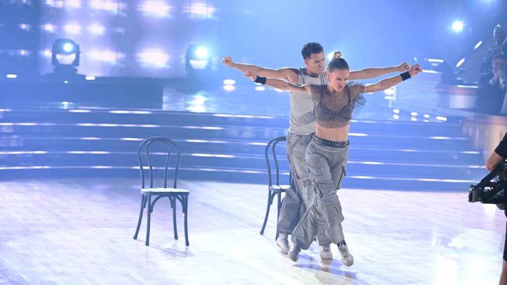 ‘DWTS’ Week 5: Julia Stiles Throws It Back to ‘Save the Last Dance’ With JLo Hip-Hop Jazz Routine