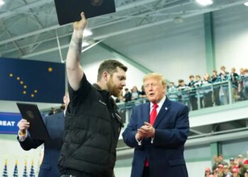 Trump Adds Another Giveaway to His Midterm Pitch: Pardons.