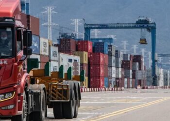 China’s Exports Soar, Putting Its Trade Surplus on Track for a Record
