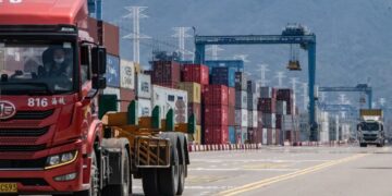 China’s Exports Soar, Putting Its Trade Surplus on Track for a Record