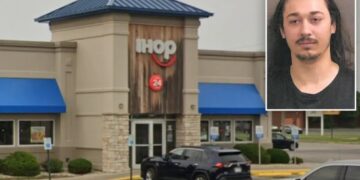 Indiana gunman accuses IHOP cook of having sex with his wife before chasing him with knife: court docs