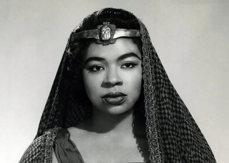 Martina Arroyo, Luminous Soprano Who Broke Barriers, Dies at 89